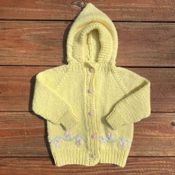 Vintage Hand Knit Baby Sweater 12M Hood Yellow Pink Flowers Cottagecore Cardigan - Picture 16 of 16